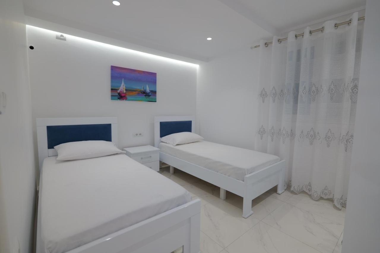 Twins Villa Σαράντα Εξωτερικό φωτογραφία